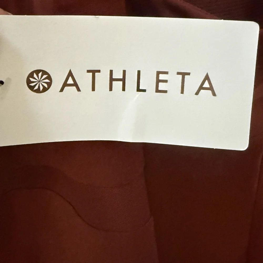 NWT Athleta Hyper Focused Stretch Dress! Burgundy! Medium! NEW! - Picture 3 of 8